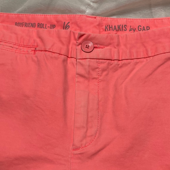 GAP Boyfriend Roll-Up Khaki Shorts Size 16 - Picture 2 of 11